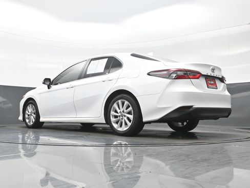 Used 2022 Toyota Camry LE FWD image 28