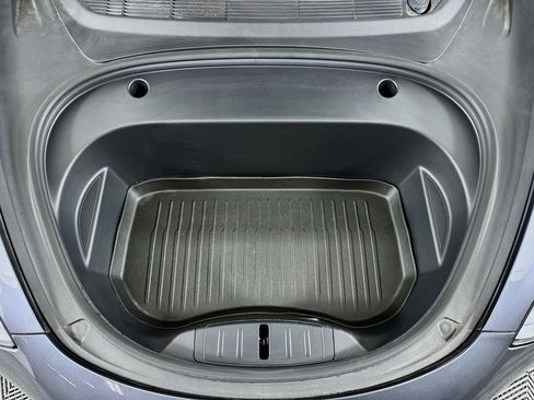 Used 2023 Tesla Model 3 Standard Range image 33