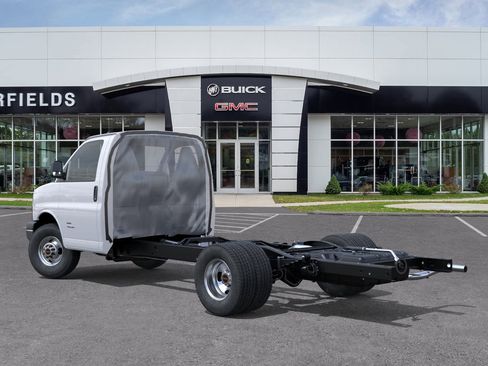 New 2025 GMC Savana 4500 w/ Power Convenience Package RWD image 3