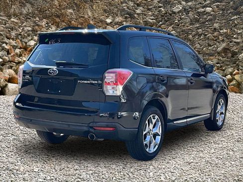 Used 2018 Subaru Forester 2.5i Touring image 2