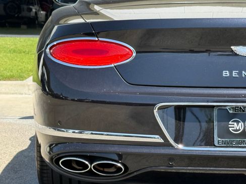 Used 2021 Bentley Continental GT image 13