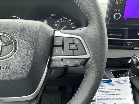 New 2026 Toyota Sienna XLE image 20