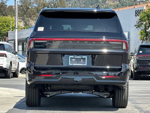 New 2026 Lincoln Navigator Black Label AWD/4WD image 4