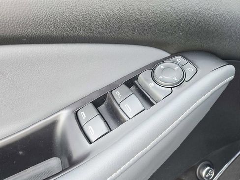 Used 2020 Buick Enclave Essence w/ Sport Touring Edition image 37