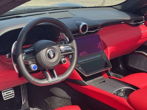 Used 2024 Maserati GranCabrio Trofeo image 5