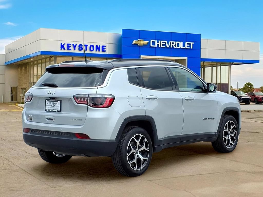 Used 2025 Jeep Compass Limited AWD/4WD image 7