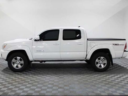 Used 2015 Toyota Tacoma 4x4 Double Cab w/ TRD Sport Package image 3