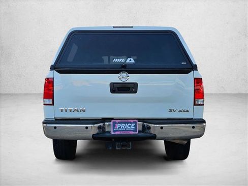 Used 2015 Nissan Titan SV w/ SV Value Truck Package AWD/4WD image 8