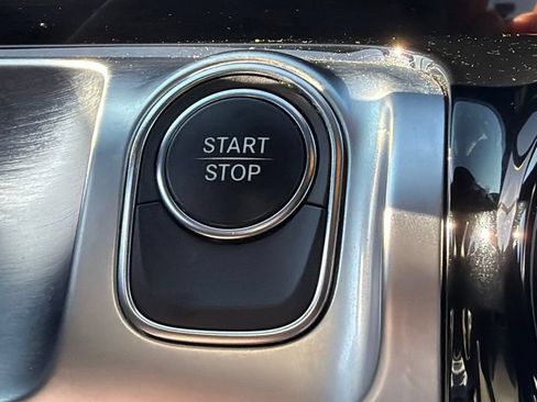 Used 2023 Mercedes-Benz EQB 300 4MATIC image 30