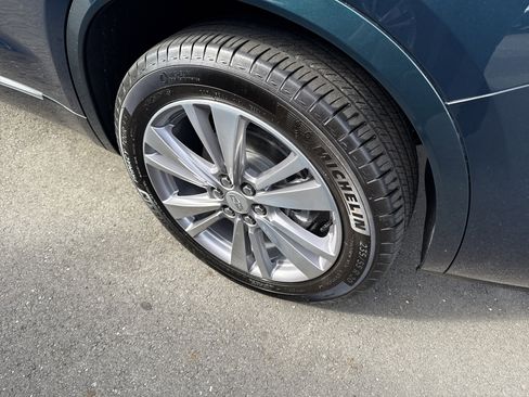 Used 2025 Cadillac XT6 Premium Luxury image 14