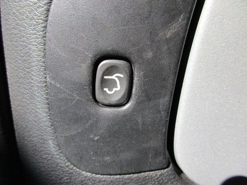 Used 2016 Jeep Cherokee 75th Anniversary image 33