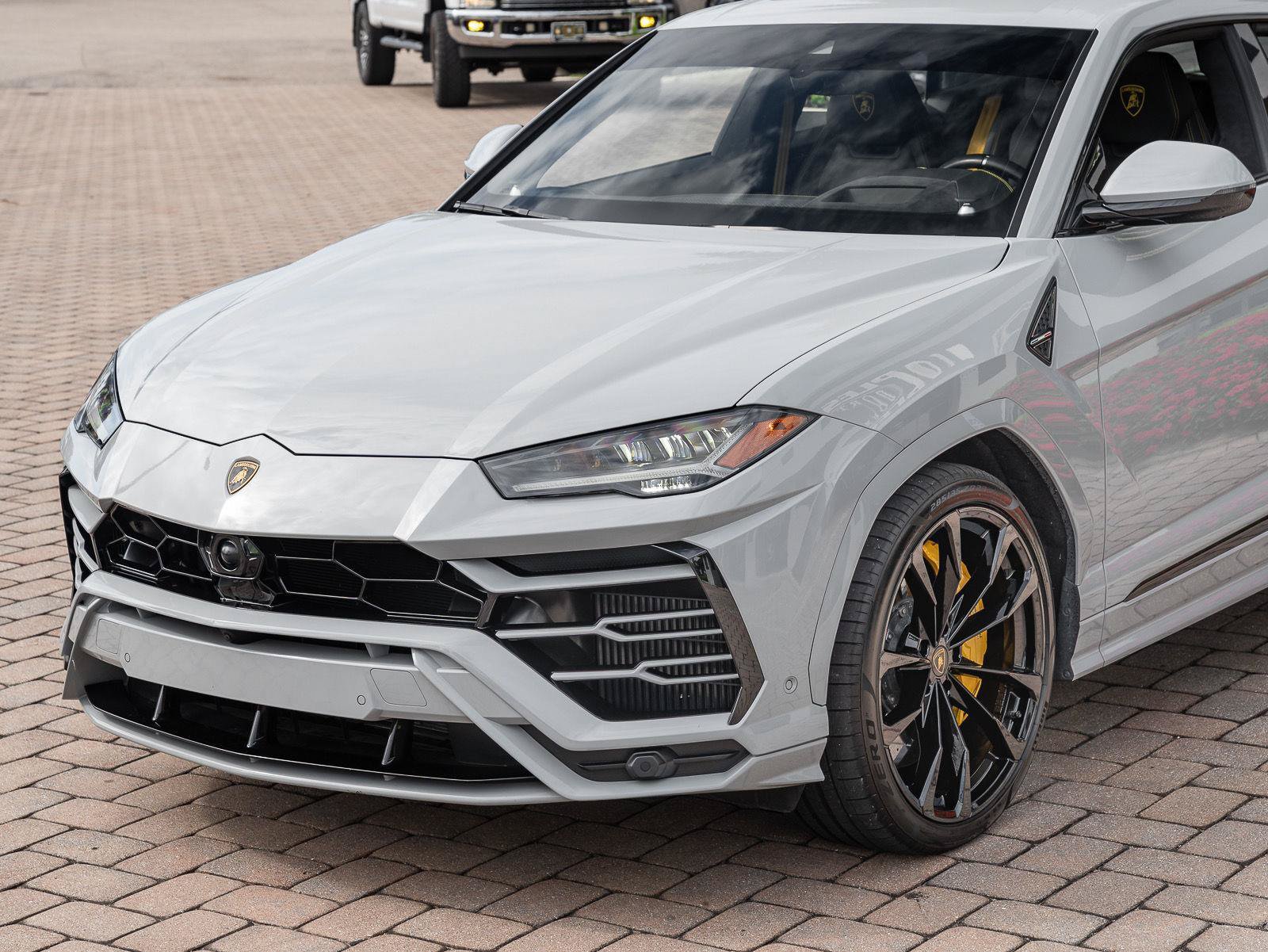 Used 2022 Lamborghini Urus AWD/4WD image 19