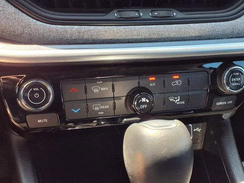 Used 2022 Jeep Compass Latitude image 23