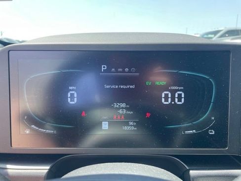 Used 2025 Kia Niro LX FWD image 15