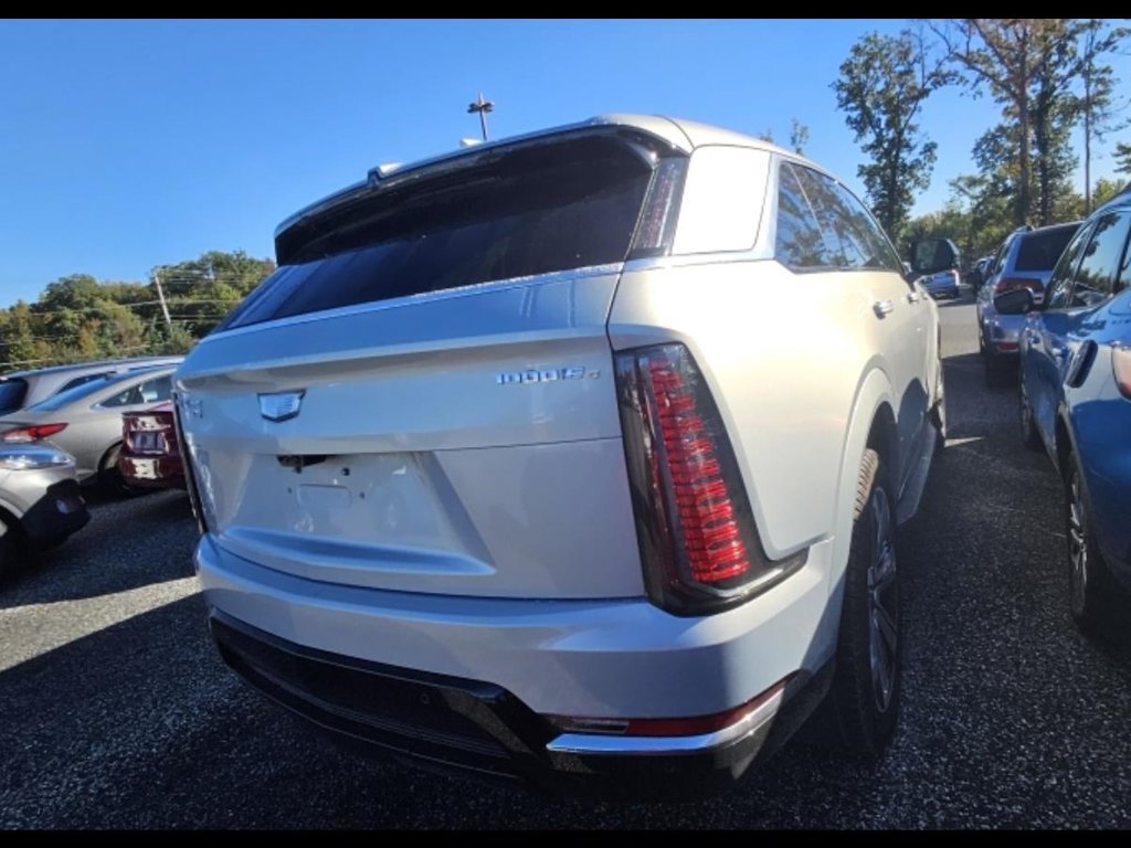 Used 2025 Cadillac Escalade IQ Luxury 2 AWD/4WD image 3