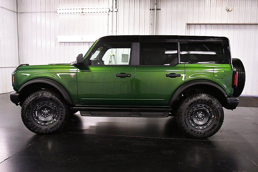 New 2025 Ford Bronco Badlands w/ Sasquatch Package AWD/4WD image 4