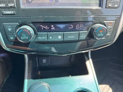 Used 2015 Nissan Altima 3.5 SL FWD image 23