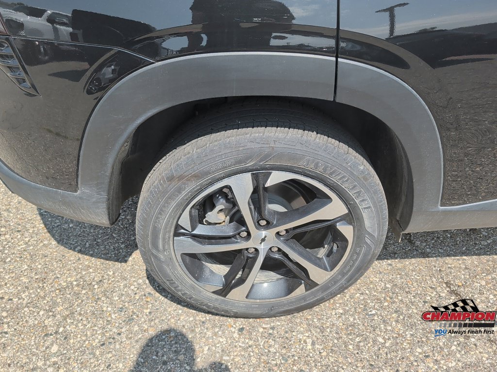 Used 2025 Chevrolet Trax RS w/ Driver Confidence Package FWD image 14