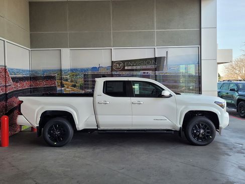 New 2026 Toyota Tacoma SR5 image 3