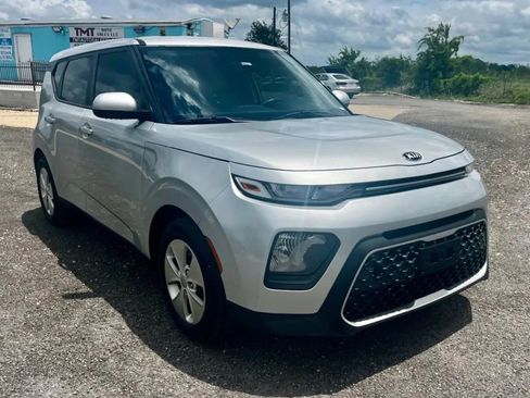 Used 2021 Kia Soul LX FWD image 2