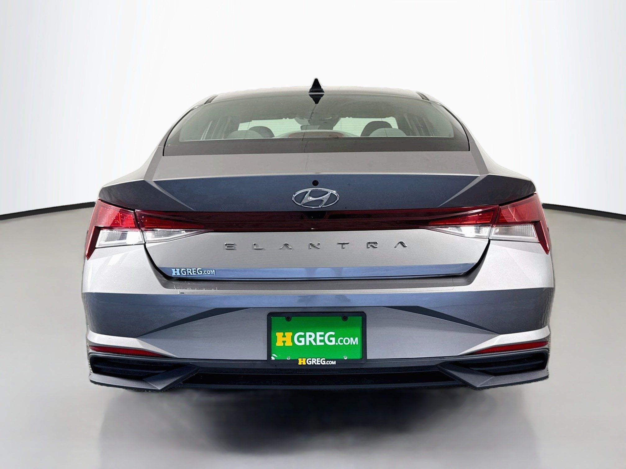 Used 2022 Hyundai Elantra SEL w/ Convenience Package FWD image 8