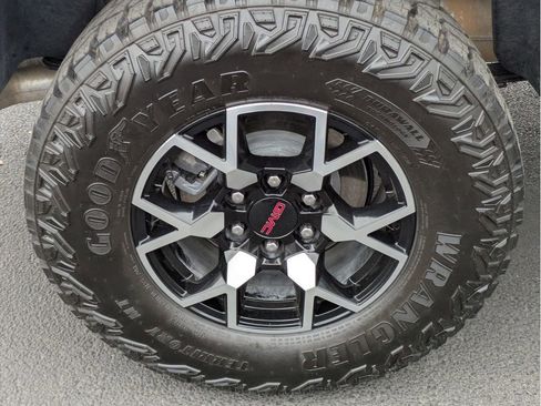 Certified 2024 GMC Canyon AT4X image 30