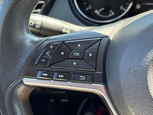 Used 2017 Nissan Rogue S AWD/4WD image 19