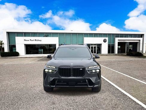 Used 2023 BMW X7 M60i w/ Executive Package image 3