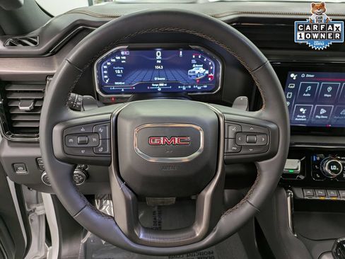 Used 2024 GMC Sierra 1500 AT4 w/ Technology Package AWD/4WD image 20