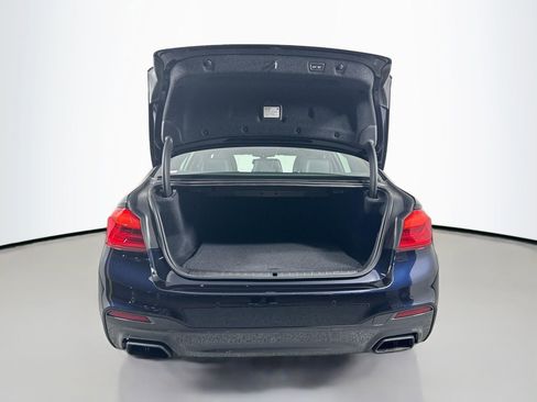 Used 2018 BMW M550i xDrive image 28