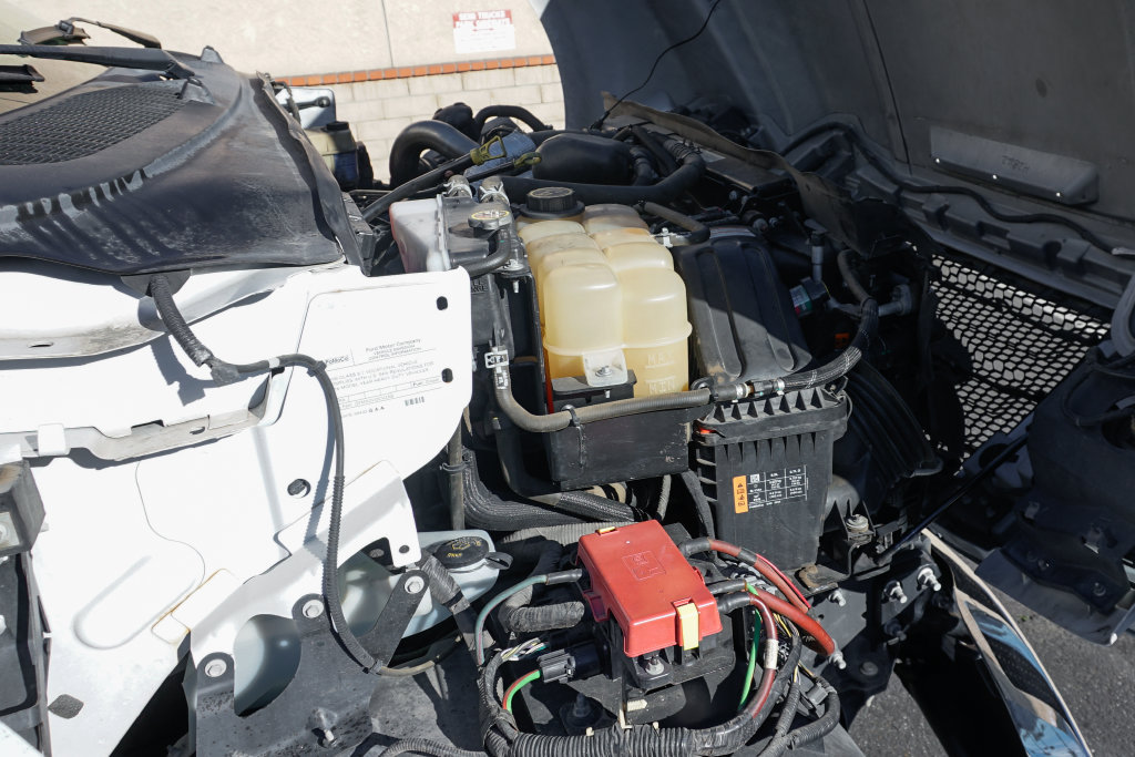 Used 2016 Ford F650 2WD Crew Cab Super Duty image 18