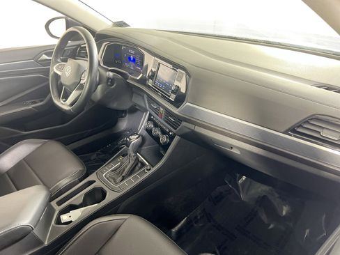 Used 2022 Volkswagen Jetta SE image 27