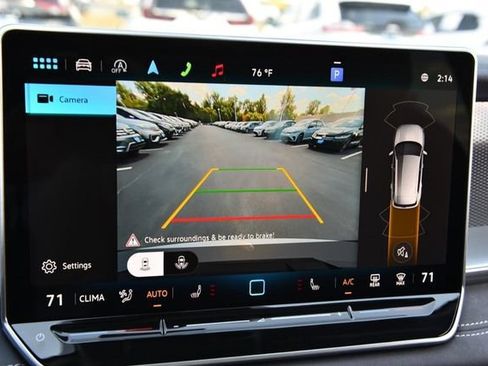 Used 2025 Volkswagen Tiguan SE w/ Panoramic Sunroof Package AWD/4WD image 13