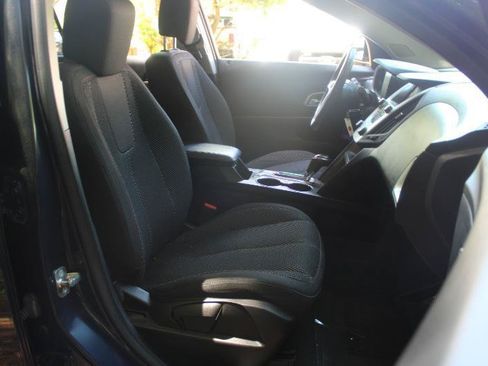 Used 2017 Chevrolet Equinox LT w/ Convenience Package AWD/4WD image 9