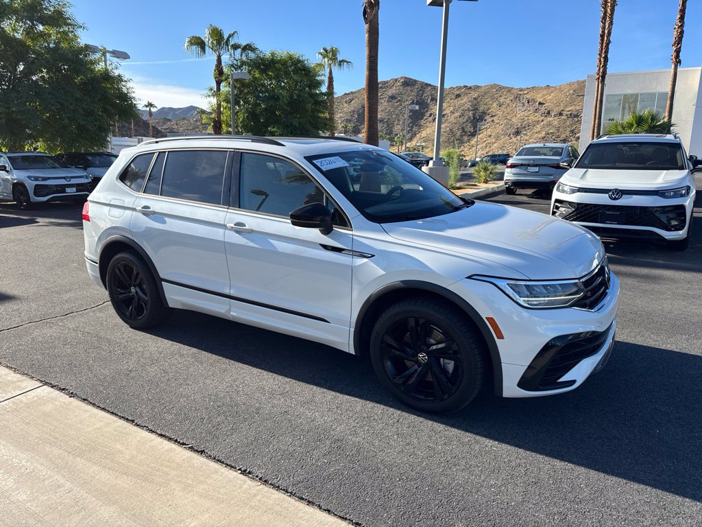 Certified 2024 Volkswagen Tiguan SE R-Line FWD image 1