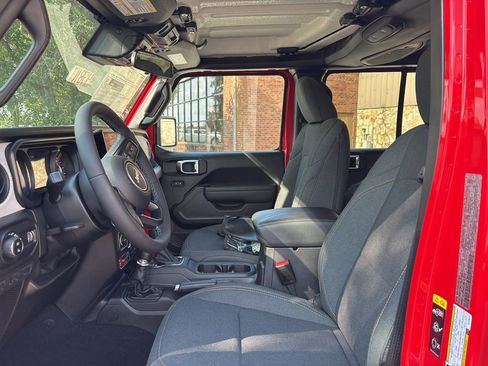 New 2025 Jeep Gladiator Willys image 15