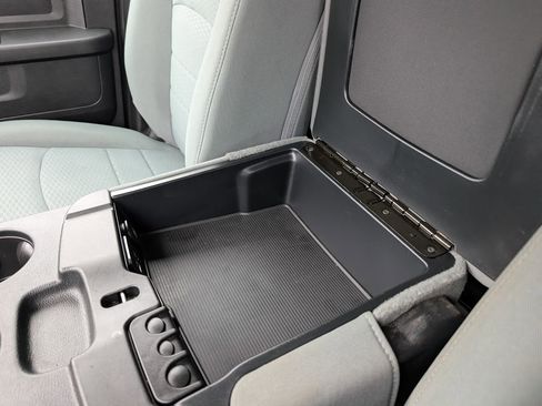 Used 2017 RAM 1500 Express image 33