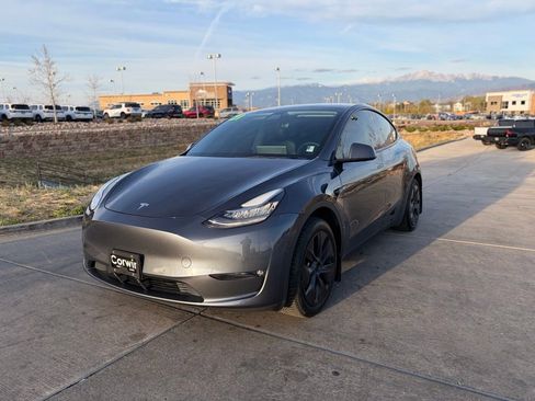 Used 2021 Tesla Model Y Long Range image 3