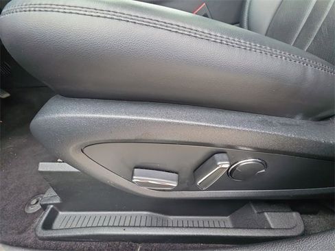 Used 2022 Lincoln Nautilus Reserve w/ Equipment Group 201A image 12