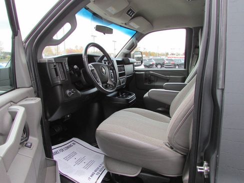 Used 2016 Chevrolet Express 3500 LT w/ LT Preferred Equipment Group RWD image 7