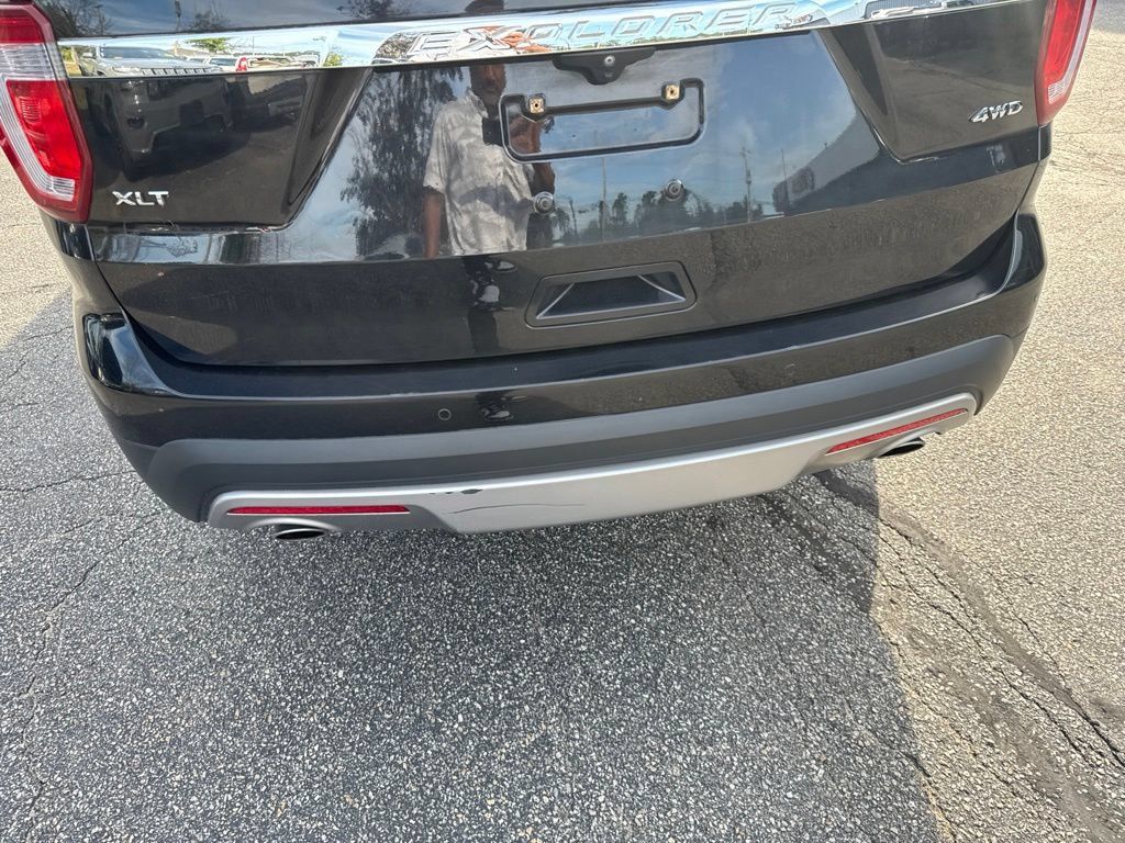 Used 2017 Ford Explorer XLT AWD/4WD image 34
