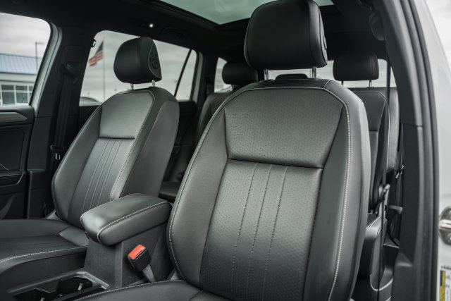 Used 2022 Volkswagen Tiguan SE R-Line AWD/4WD image 43
