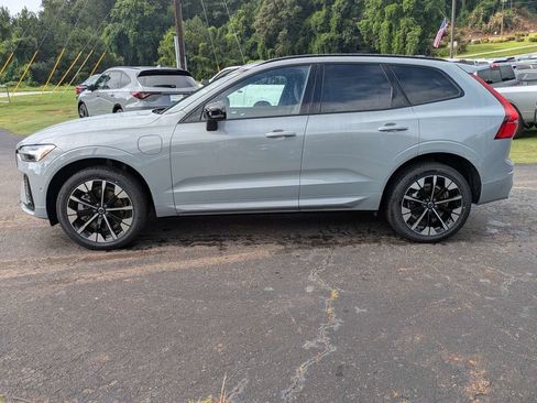 New 2026 Volvo XC60 T8 Plus w/ Climate Package PRO AWD/4WD image 3