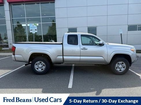 Certified 2023 Toyota Tacoma SR AWD/4WD image 3