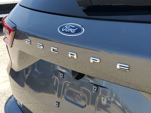 Certified 2023 Ford Escape ST-Line w/ Tech Pack #1 AWD/4WD image 8