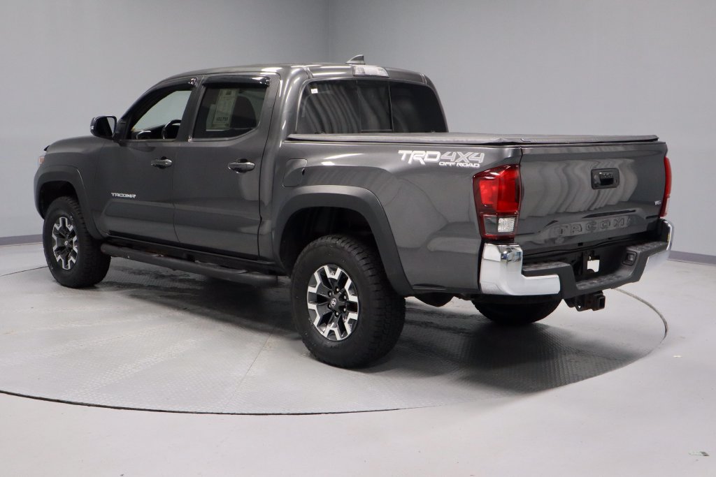 Used 2018 Toyota Tacoma TRD Off-Road AWD/4WD image 8