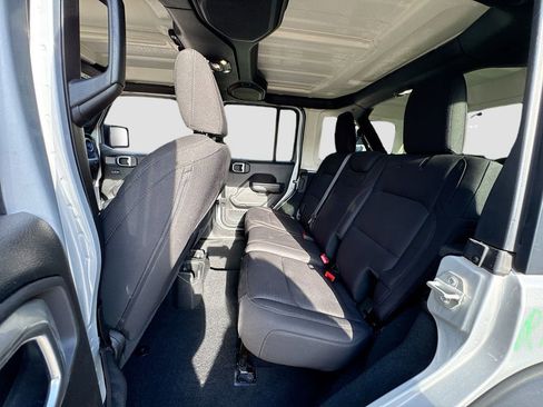 Used 2022 Jeep Wrangler Unlimited Sport AWD/4WD image 27