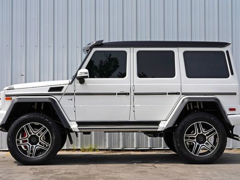 Used 2018 Mercedes-Benz G 550 Squared image 9