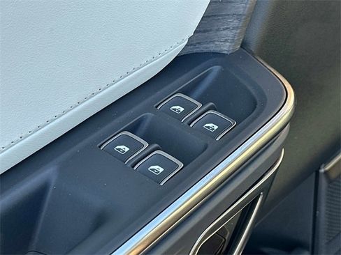 Used 2023 Rivian R1S Adventure image 14