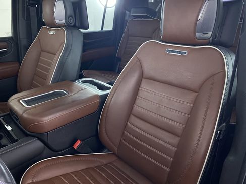 Used 2023 GMC Yukon XL Denali Ultimate image 12